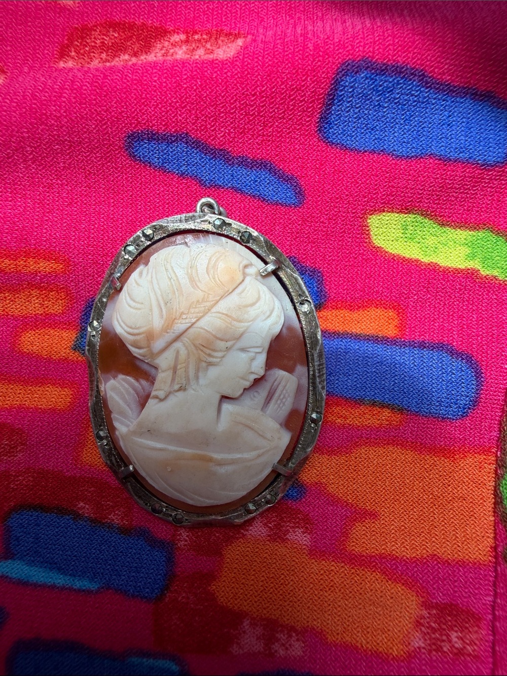 Source Unknown White and Brown Carved Shell Cameo Pendant Necklace